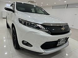 Toyota Harrier Premium 2.0 Sunroof 2016 Rear Entertainment White